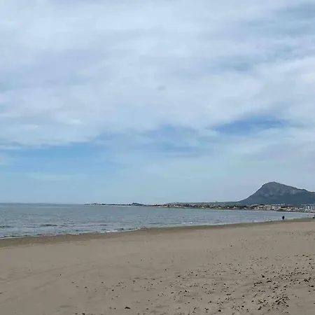 Hébergement de vacances Amazing With Direct Access To The Beach! *