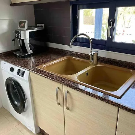 Amazing With Direct Access To The Beach!