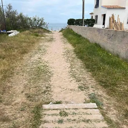 Amazing With Direct Access To The Beach!