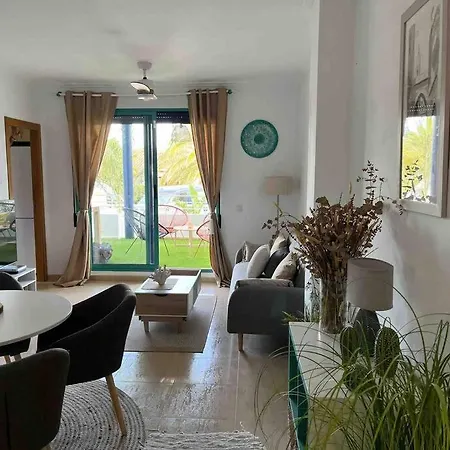Amazing With Direct Access To The Beach! Hébergement de vacances *